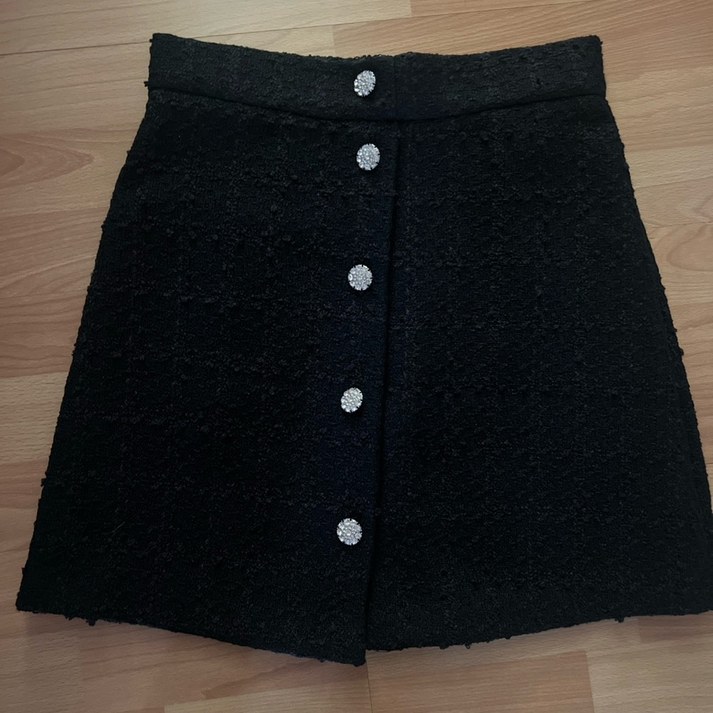 H&M Women’s Elegant Black Button-Front Tweed Skirt, size 6